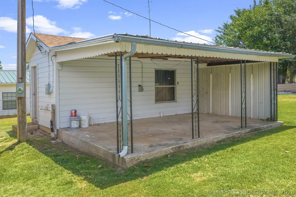 302 3rd Street Velma, OK 73442