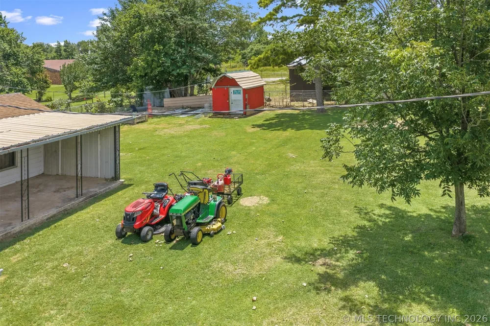 302 3rd Street Velma, OK 73442