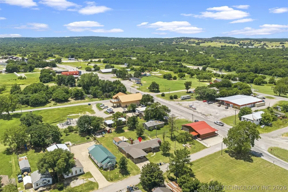 302 3rd Street Velma, OK 73442