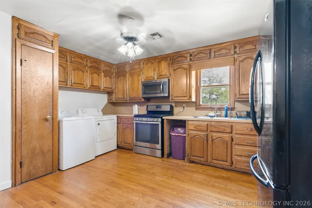 302 3rd Street Velma, OK 73442