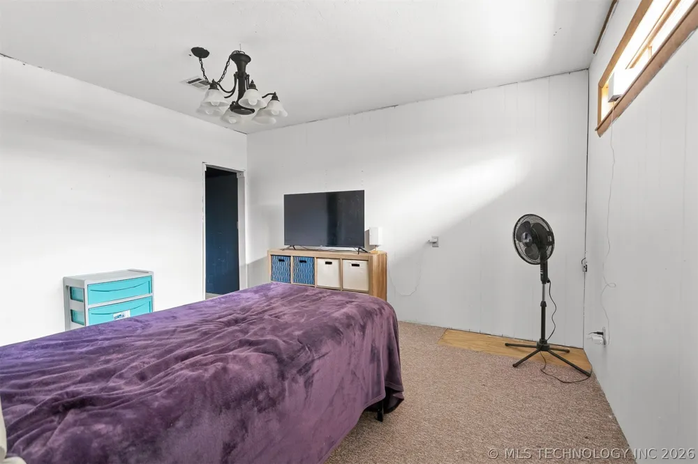 302 3rd Street Velma, OK 73442