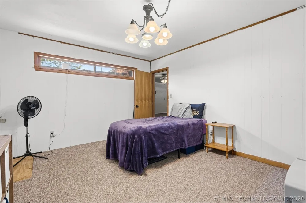 302 3rd Street Velma, OK 73442