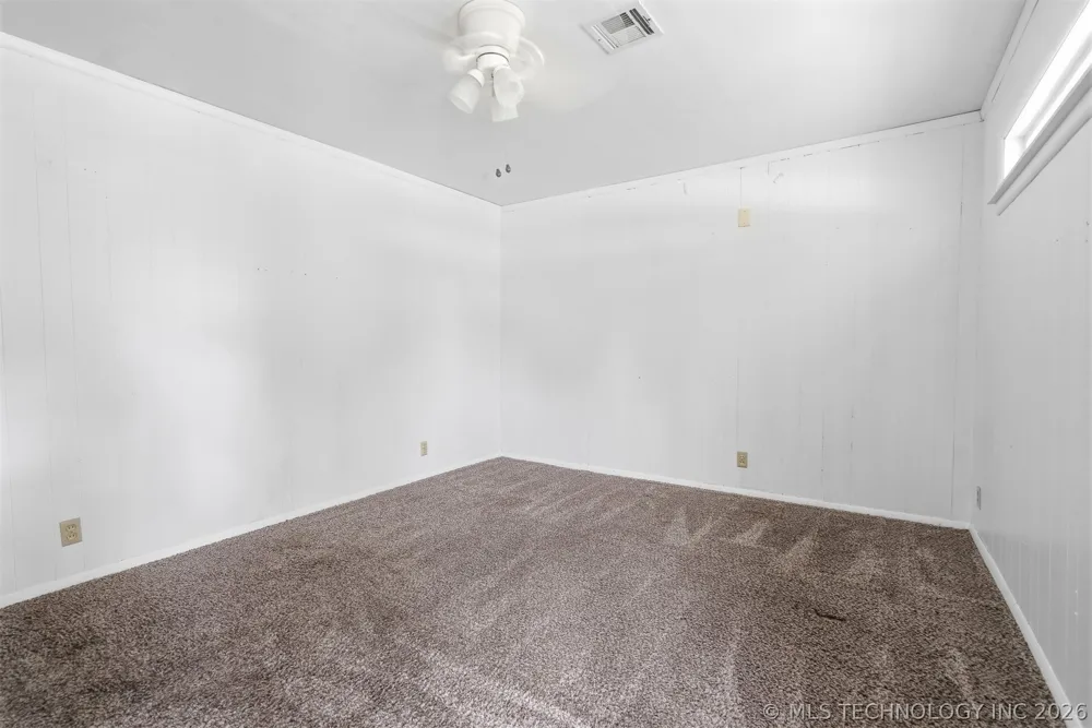 302 3rd Street Velma, OK 73442