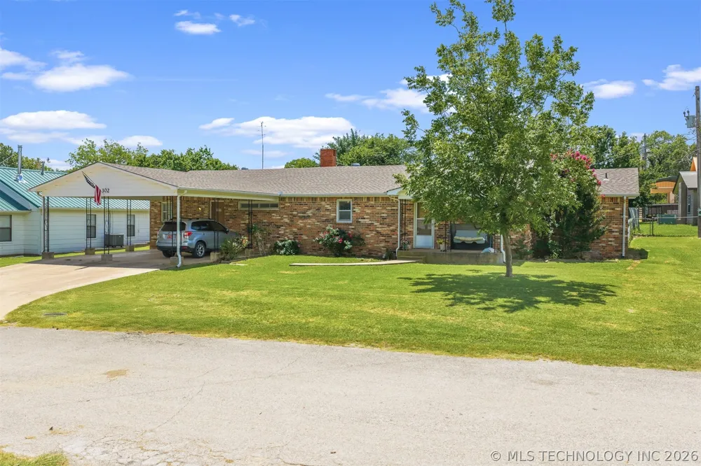 302 3rd Street Velma, OK 73442