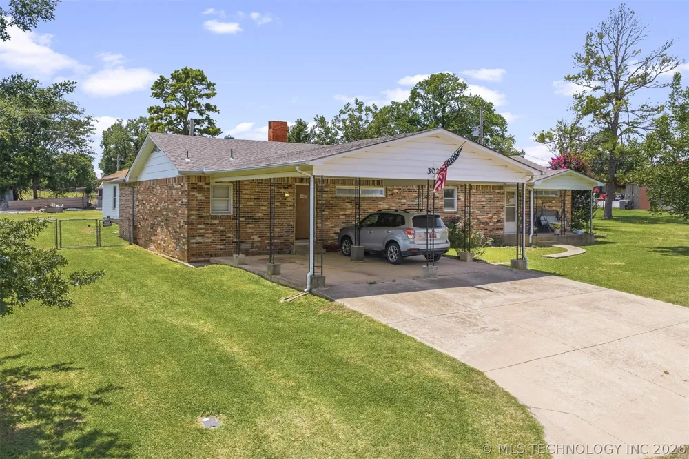 302 3rd Street Velma, OK 73442