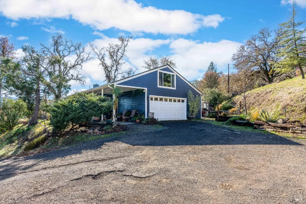 210 Bourbon Lane Ukiah, CA 95482