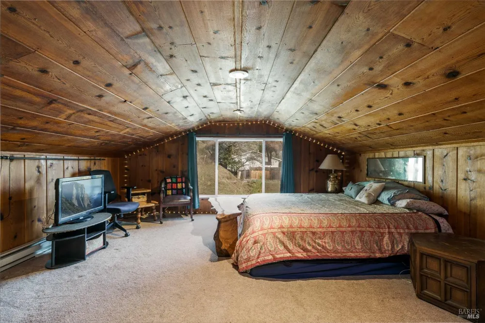210 Bourbon Lane Ukiah, CA 95482