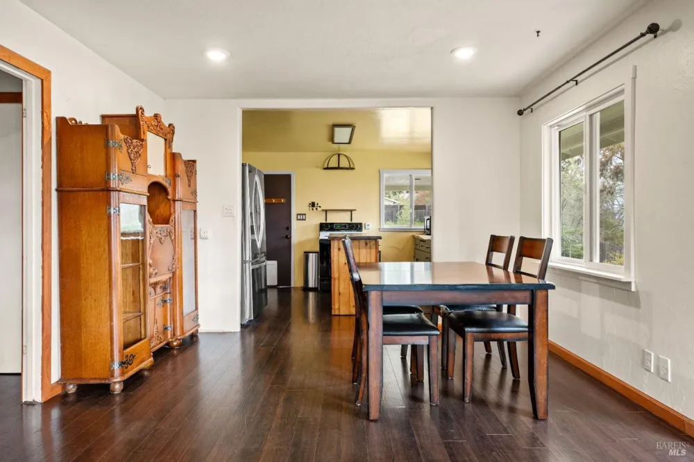 210 Bourbon Lane Ukiah, CA 95482