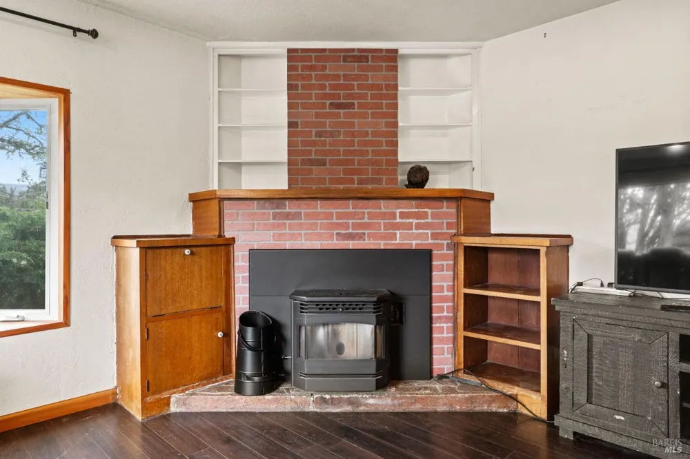 210 Bourbon Lane Ukiah, CA 95482