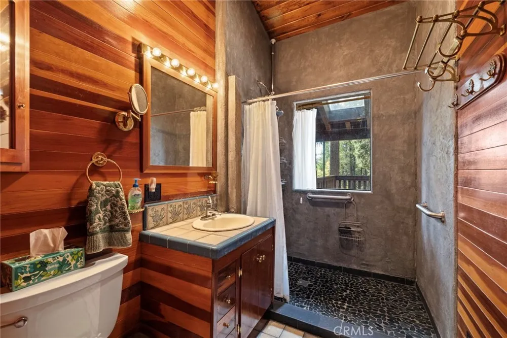 25833 Lyons Dam Road Twain Harte, CA 95383