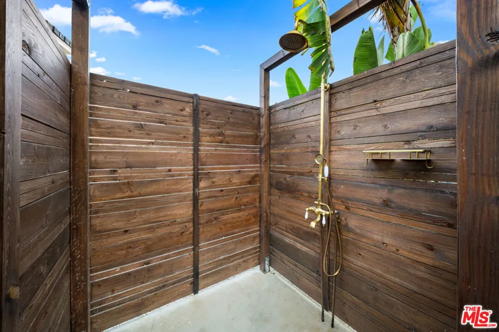 4494 Don Milagro Drive Los Angeles, CA 90008