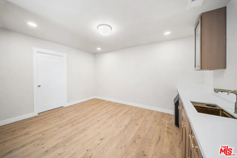 4494 Don Milagro Drive Los Angeles, CA 90008