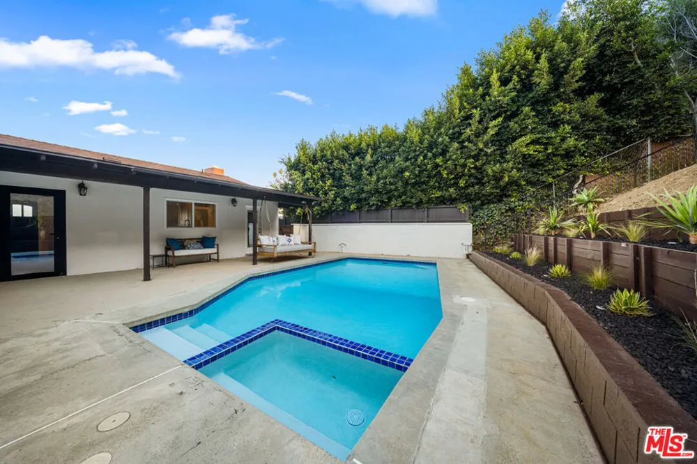 4494 Don Milagro Drive Los Angeles, CA 90008