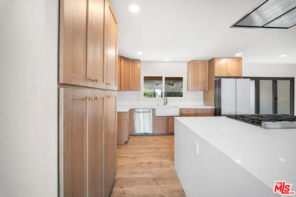 4494 Don Milagro Drive Los Angeles, CA 90008