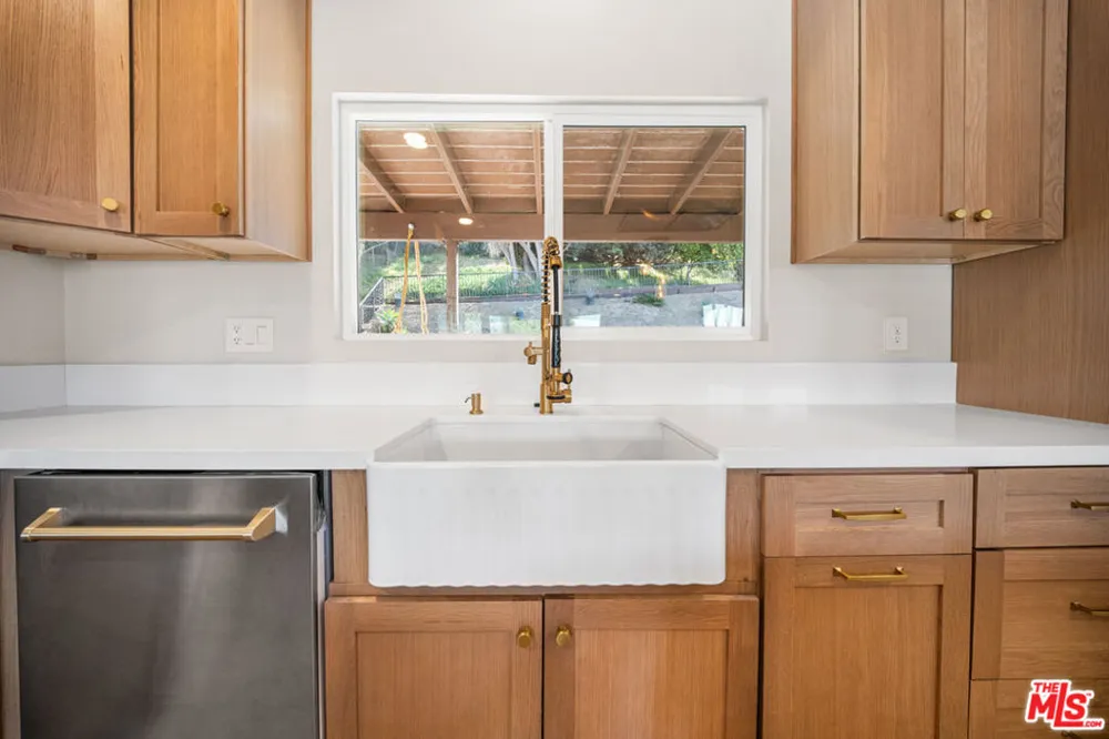 4494 Don Milagro Drive Los Angeles, CA 90008
