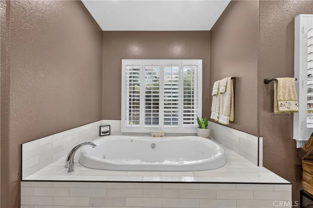 26955 Corte Cristal Temecula, CA 92590