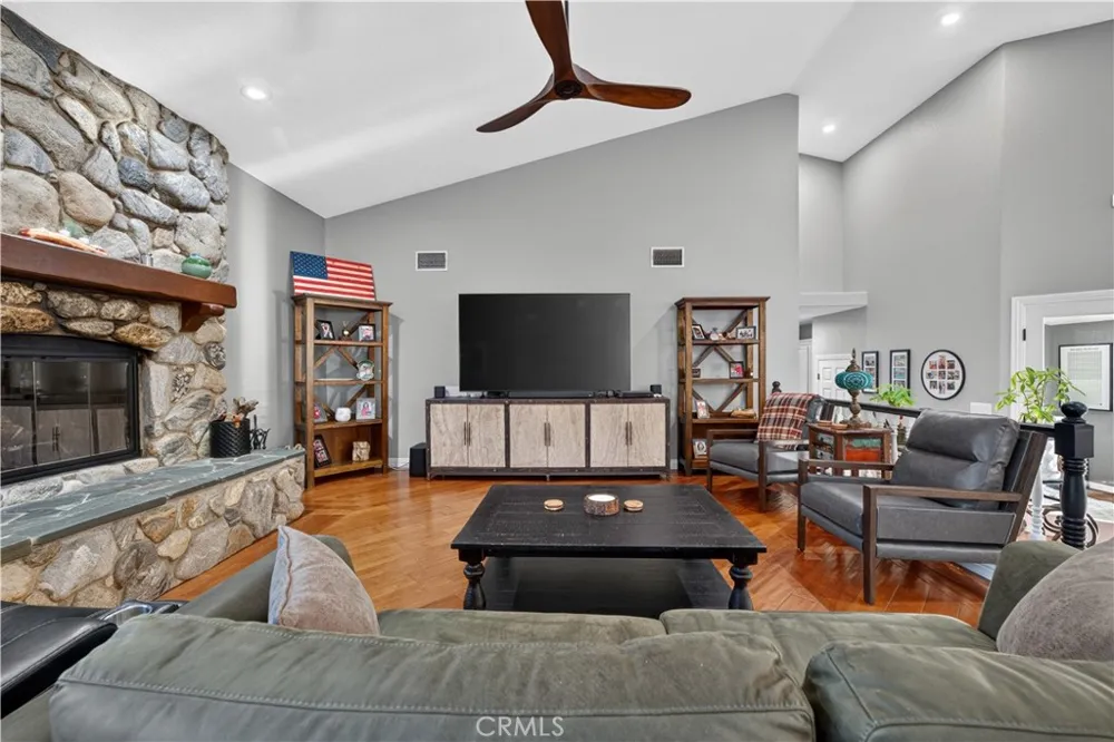 26955 Corte Cristal Temecula, CA 92590