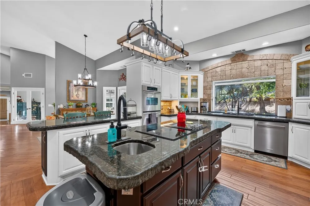 26955 Corte Cristal Temecula, CA 92590
