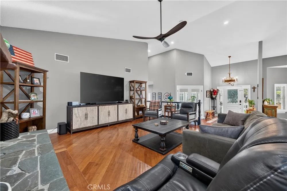 26955 Corte Cristal Temecula, CA 92590