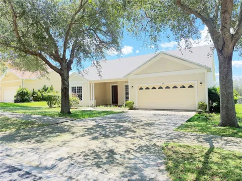 1751 SOUTHERN OAK LOOP
