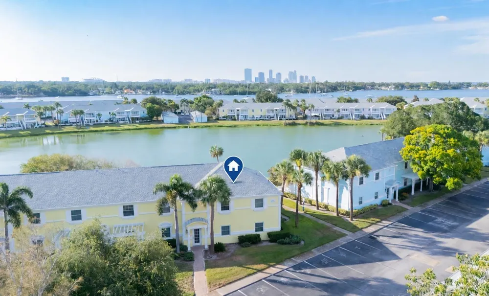 123 SEAHORSE DRIVE SE #D St Petersburg, FL 33705
