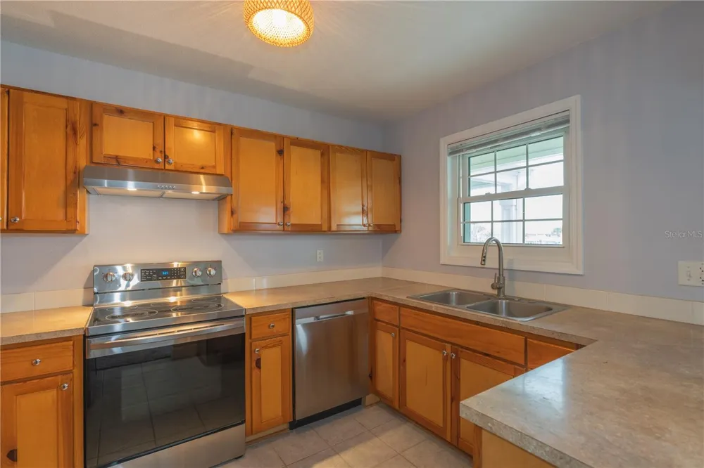 123 SEAHORSE DRIVE SE #D St Petersburg, FL 33705