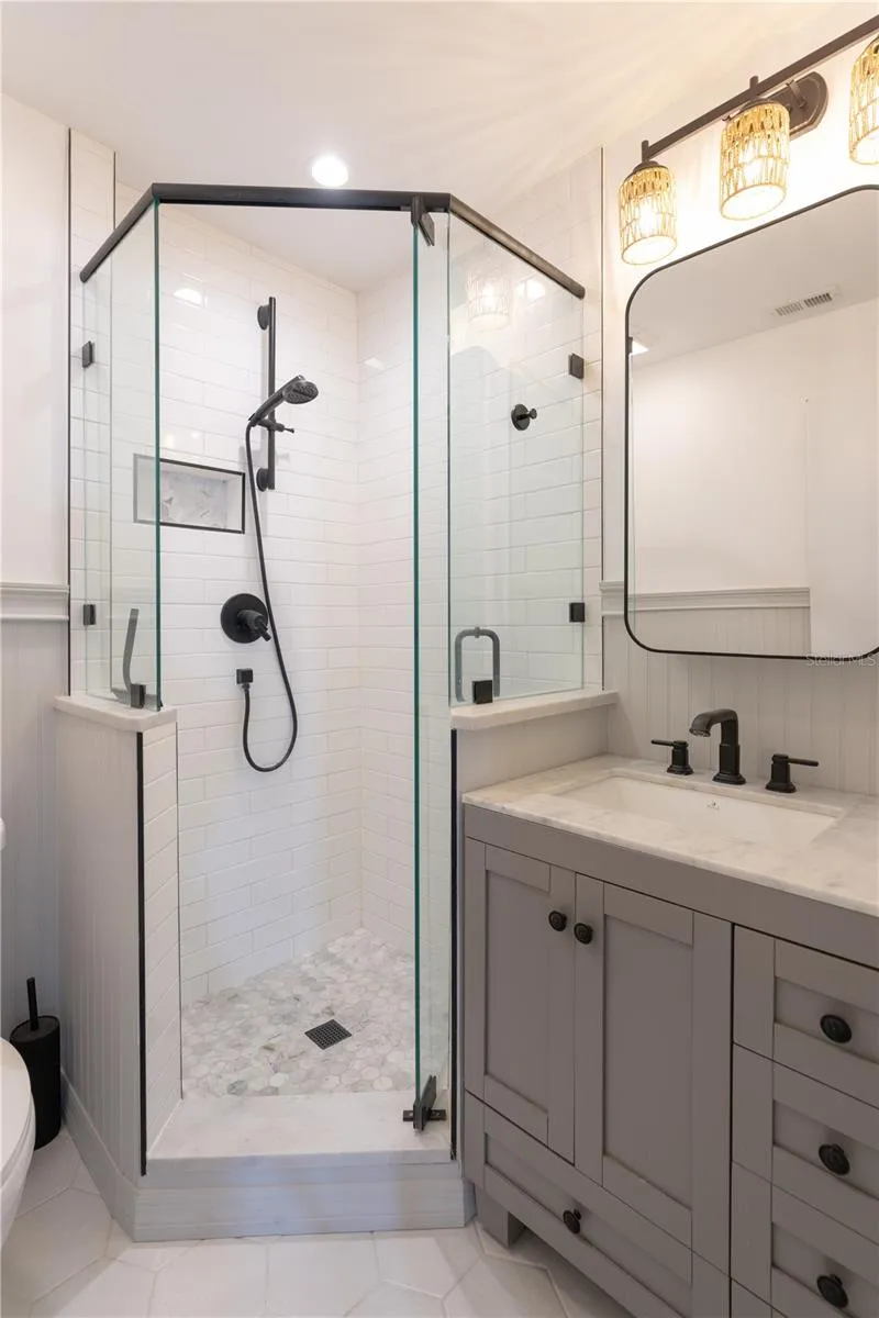123 SEAHORSE DRIVE SE #D St Petersburg, FL 33705