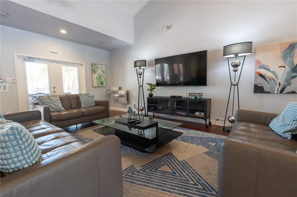 123 SEAHORSE DRIVE SE #D St Petersburg, FL 33705