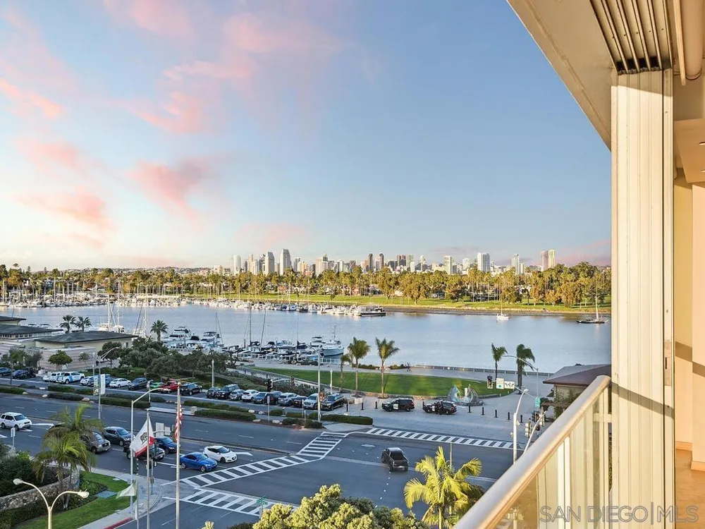 1810 Avenida del Mundo #505 Coronado, CA 92118