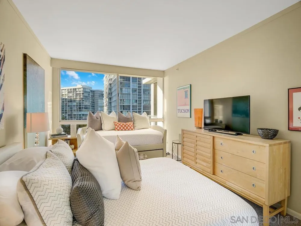 1810 Avenida del Mundo #505 Coronado, CA 92118
