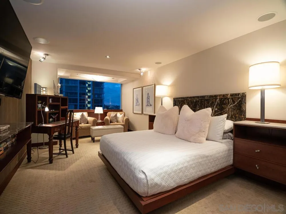 1810 Avenida del Mundo #505 Coronado, CA 92118