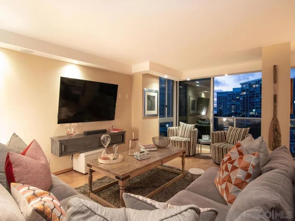 1810 Avenida del Mundo #505 Coronado, CA 92118