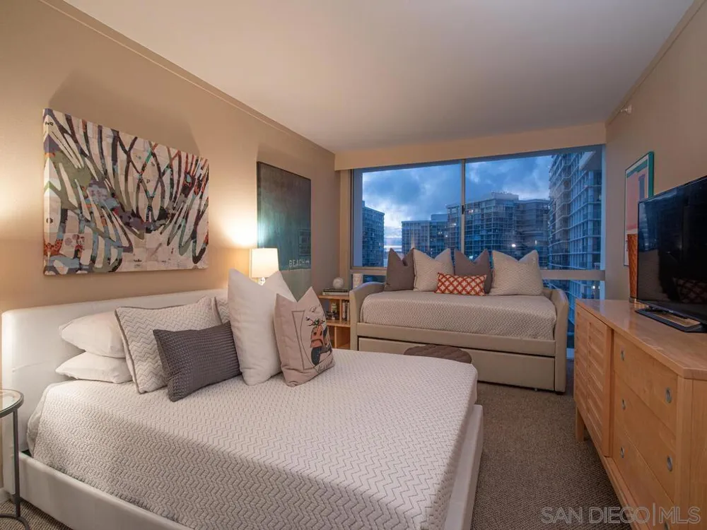 1810 Avenida del Mundo #505 Coronado, CA 92118