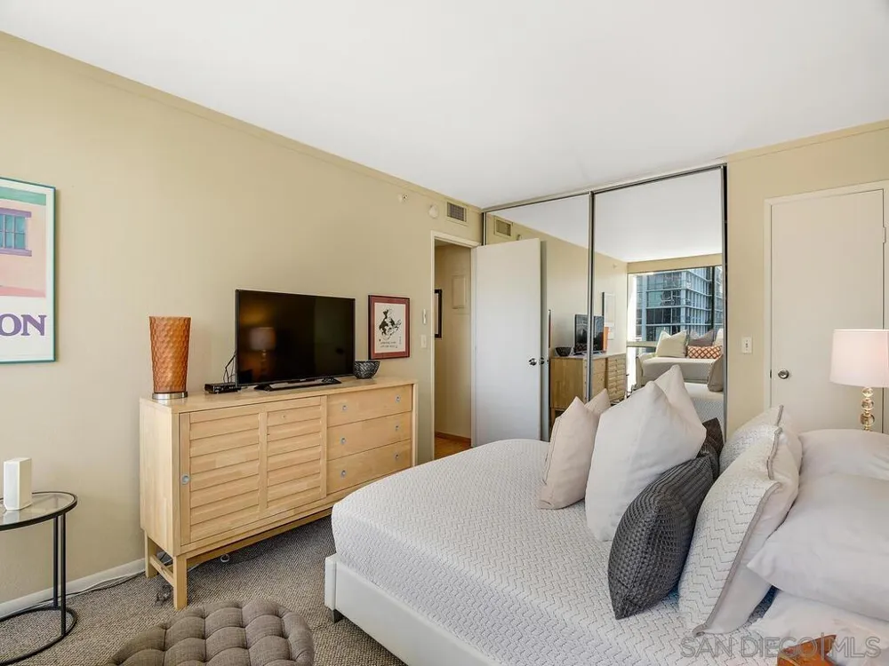 1810 Avenida del Mundo #505 Coronado, CA 92118
