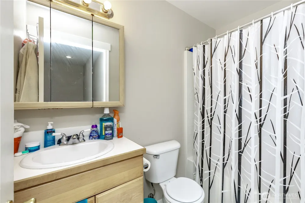 307 4th Avenue Algona, WA 98001