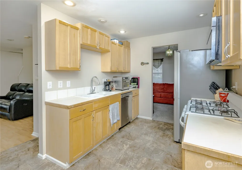 307 4th Avenue Algona, WA 98001
