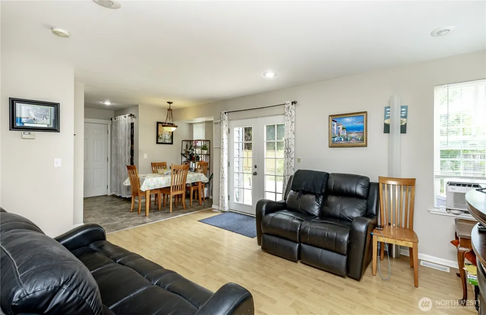 307 4th Avenue Algona, WA 98001