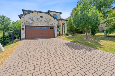307 Parkside Drive