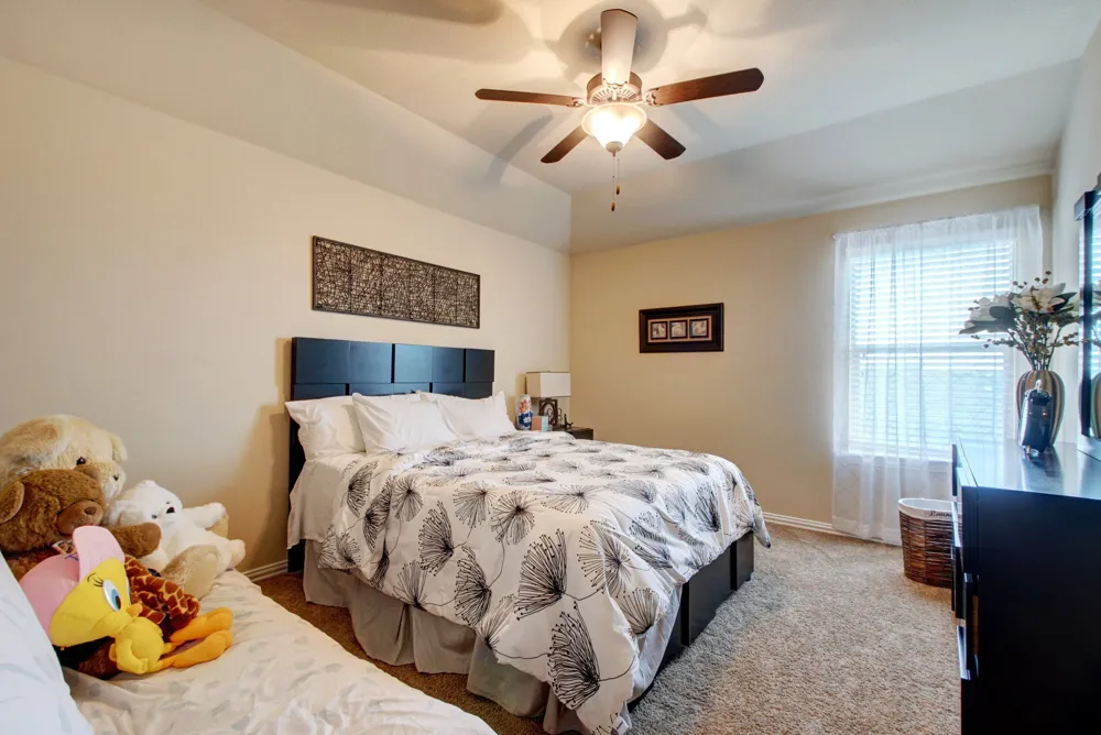 2004 Autumn Run Lane Round Rock, TX 78665