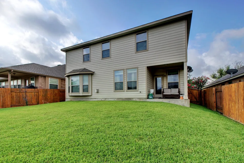 2004 Autumn Run Lane Round Rock, TX 78665