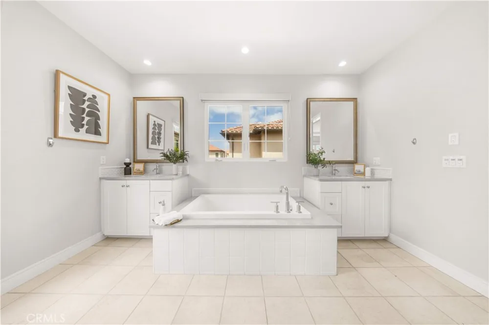 146 Dolci Irvine, CA 92602