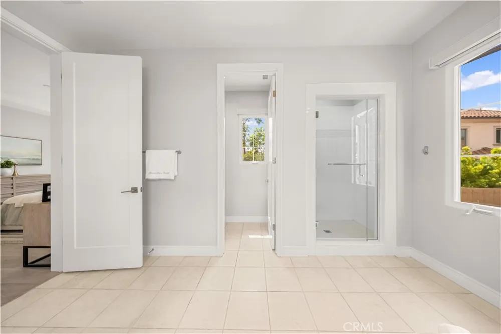 146 Dolci Irvine, CA 92602
