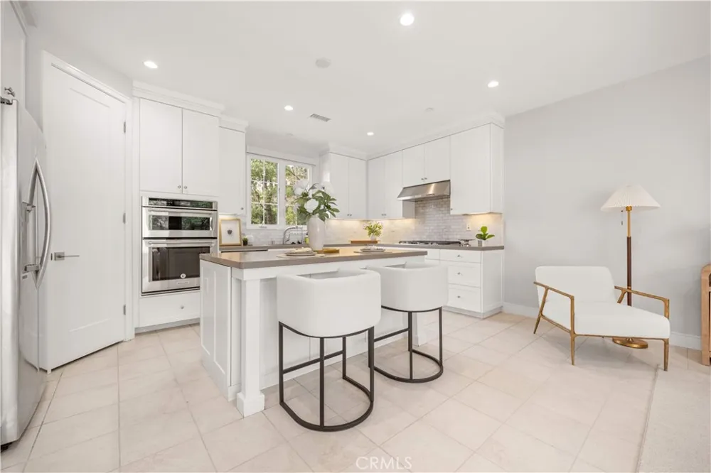 146 Dolci Irvine, CA 92602