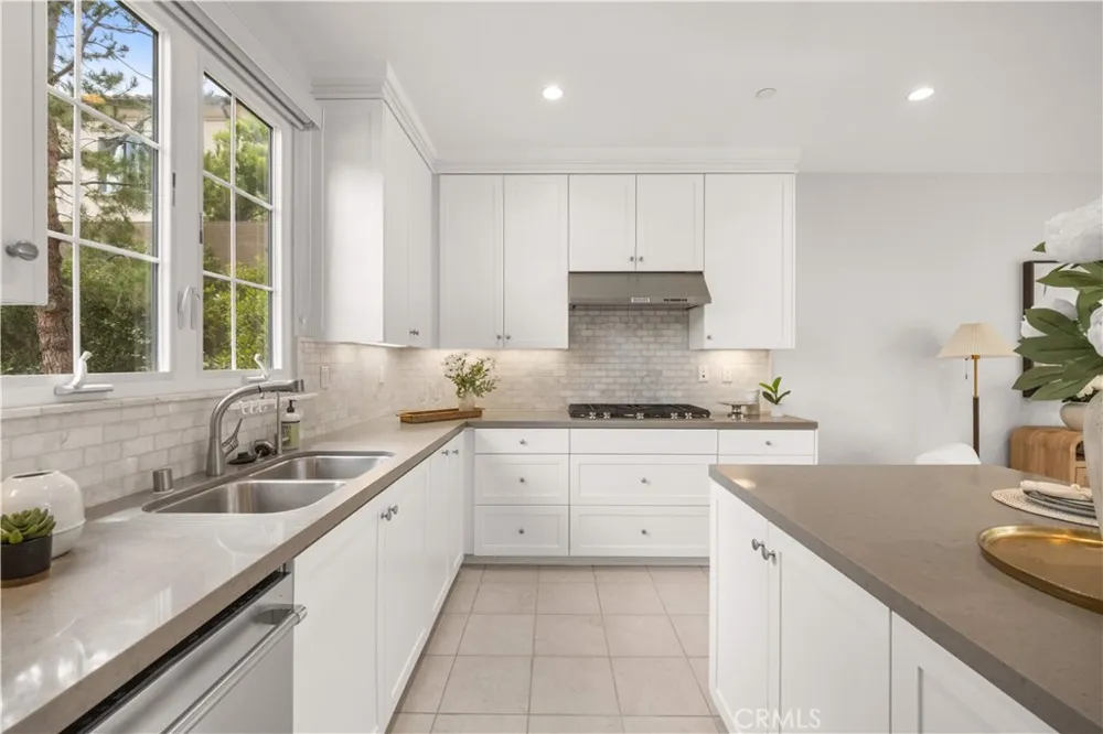 146 Dolci Irvine, CA 92602