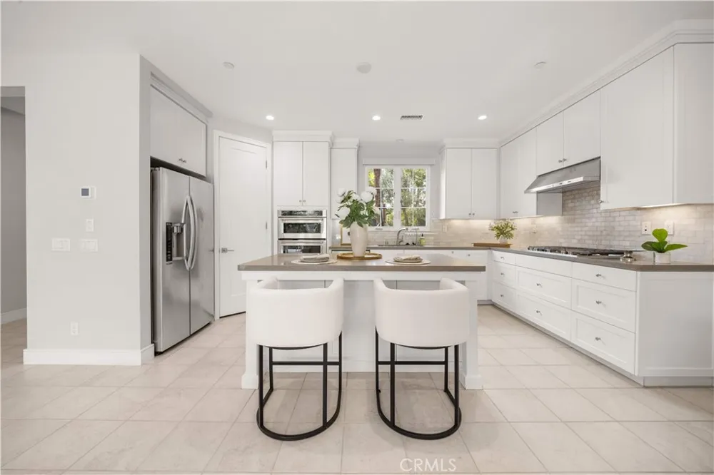 146 Dolci Irvine, CA 92602