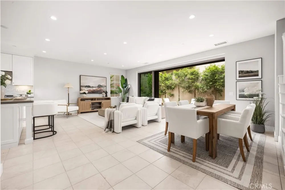 146 Dolci Irvine, CA 92602