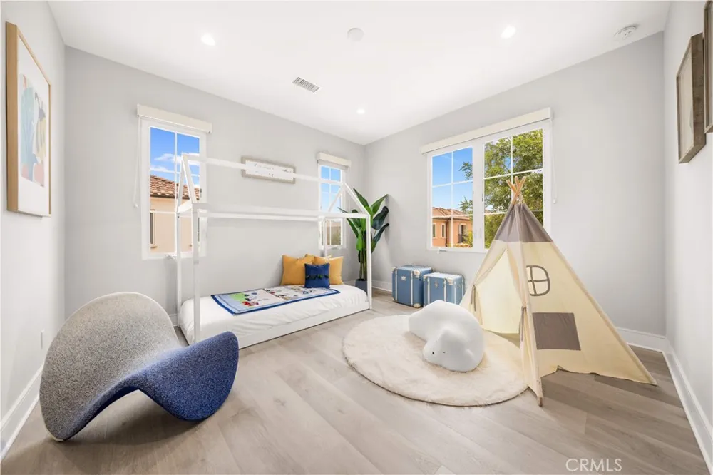 146 Dolci Irvine, CA 92602