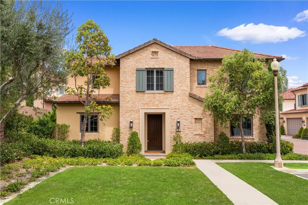 146 Dolci Irvine, CA 92602