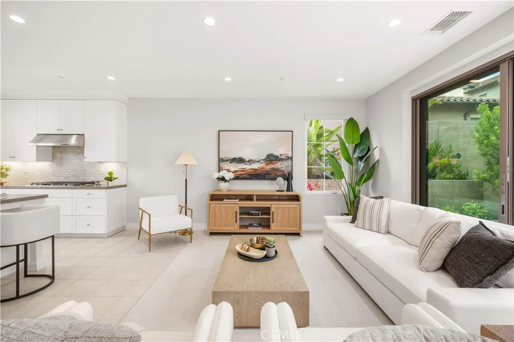 146 Dolci Irvine, CA 92602