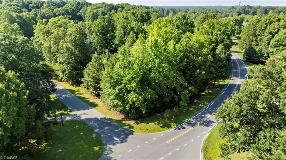 5303 Forest Oaks Drive Greensboro, NC 27406